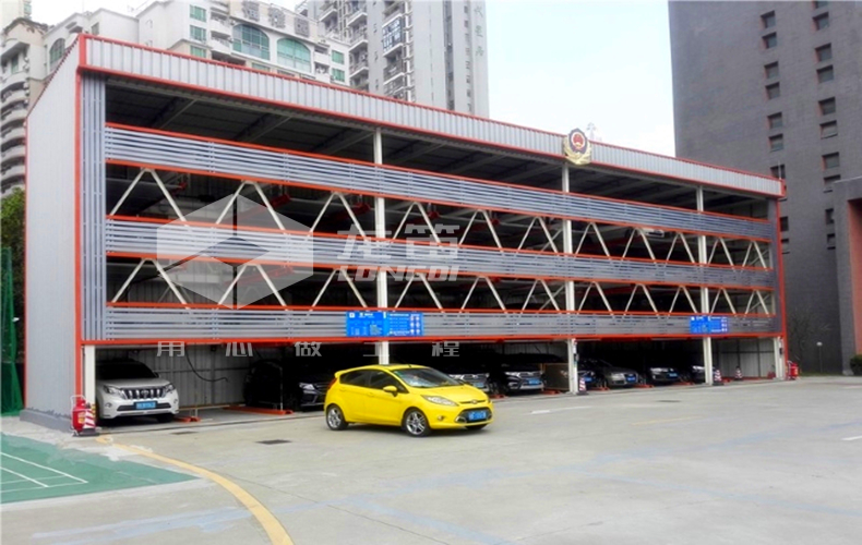 圖1.2  車(chē)輛入庫(kù)時(shí)車(chē)身與停車(chē)位在一條直線上.jpg